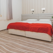 Sypialna w apartamencie hotelu akwawit Leszno