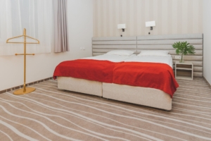 Sypialna w apartamencie hotelu akwawit Leszno